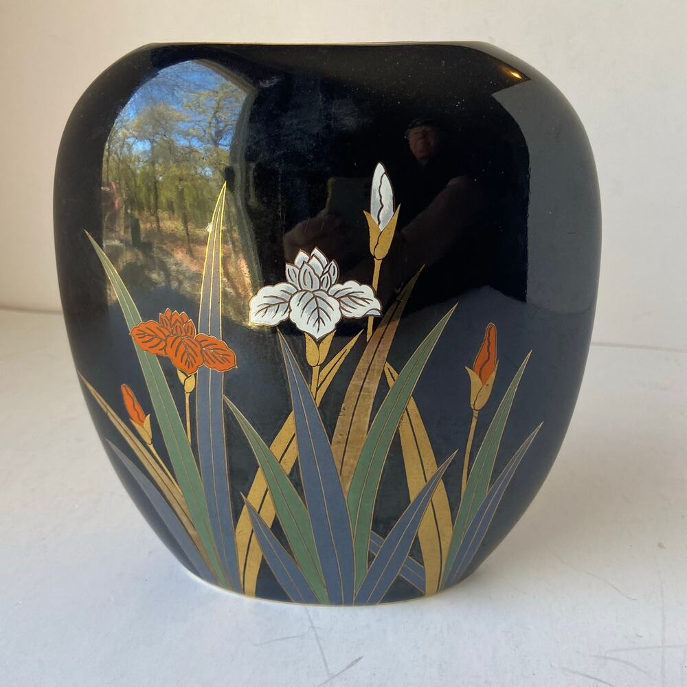 Otagiri OMC  Vase Porcelain Crown Iris Pillow Style by Rose Baxter 7.25" Oval